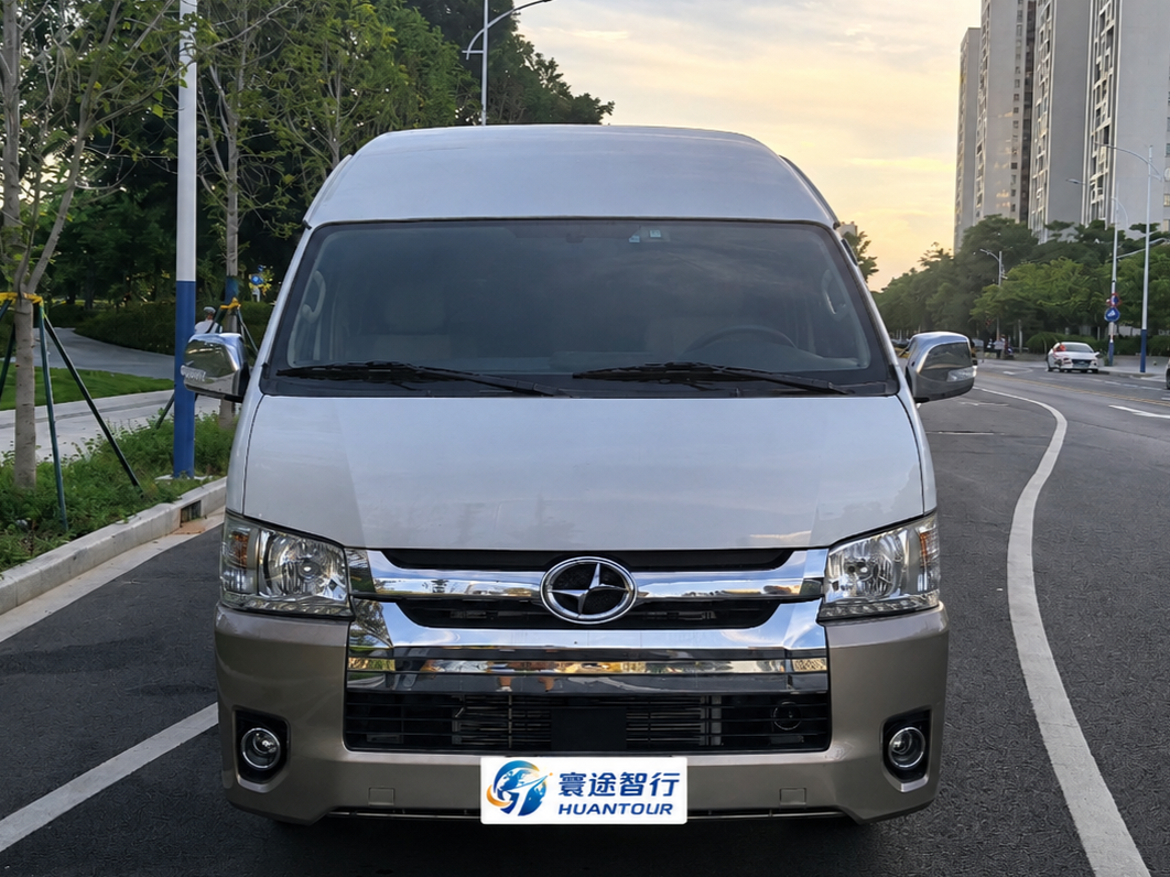 9–18 Seat Minibus